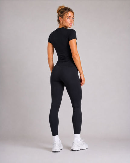 Defined Performance Tee - Svart